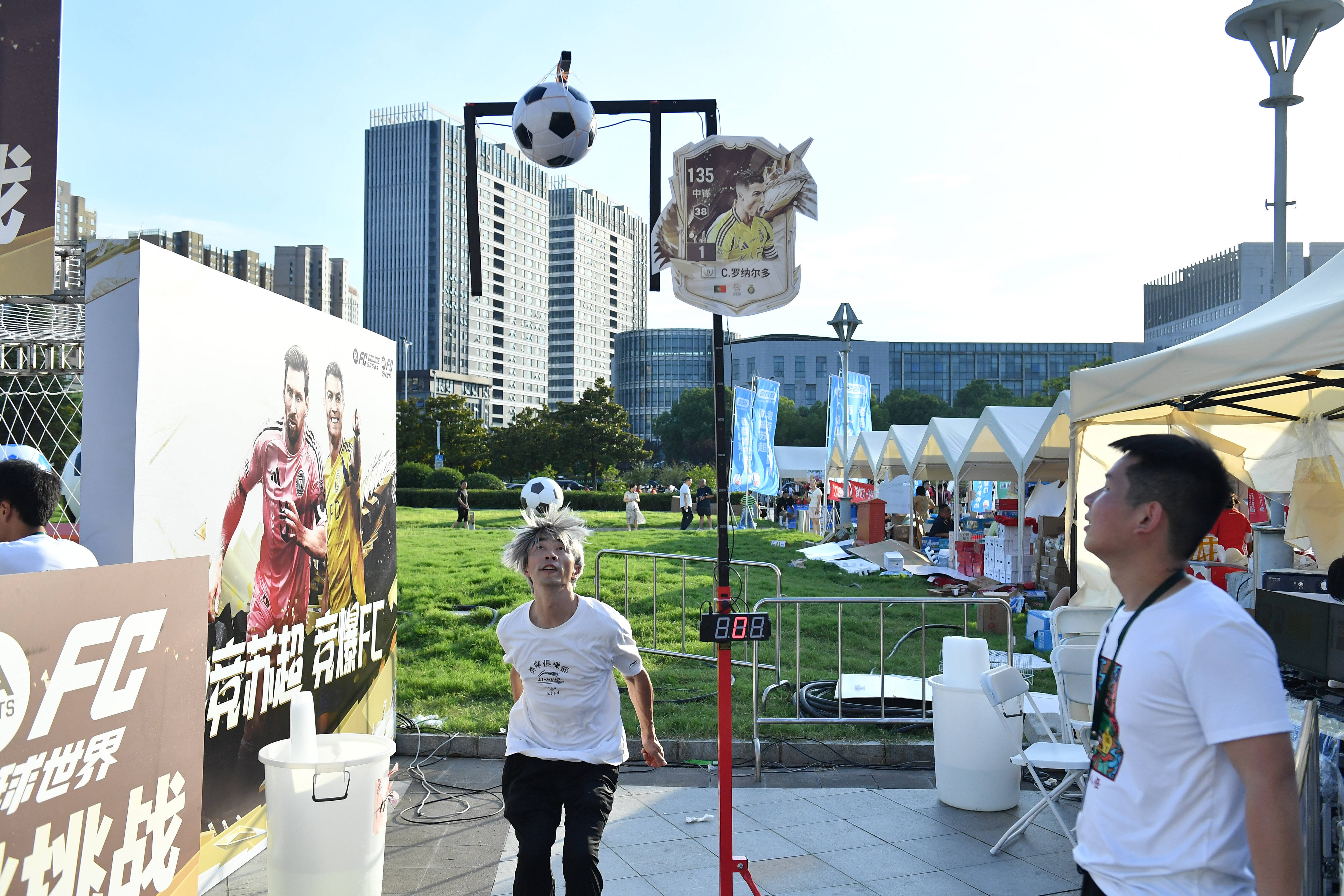 （体育）足球——江苏省城市足球联赛：南通队胜盐城队