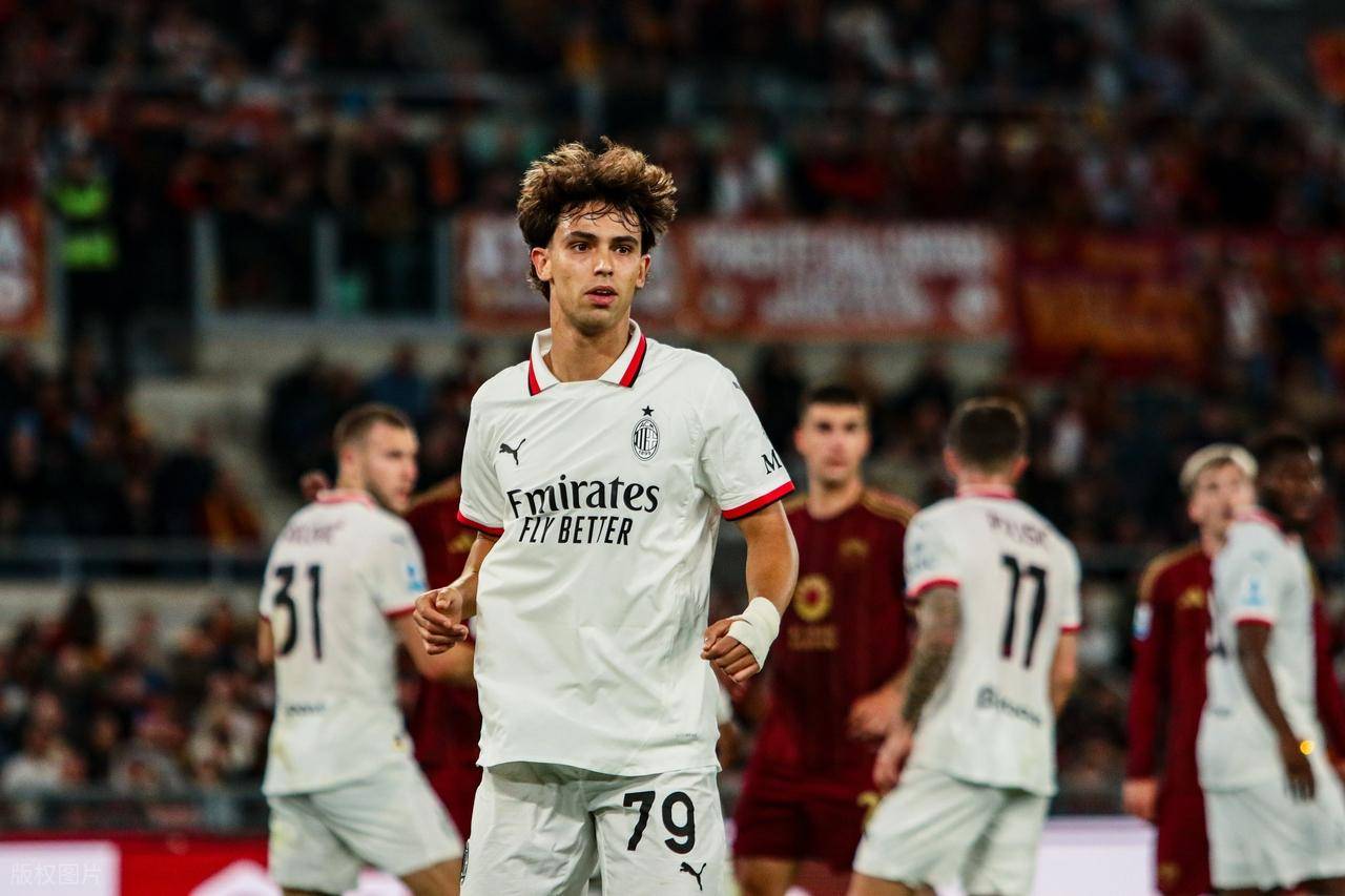 C罗为冠军布局：私人飞机接菲利克斯，明年世界杯力争好成绩！