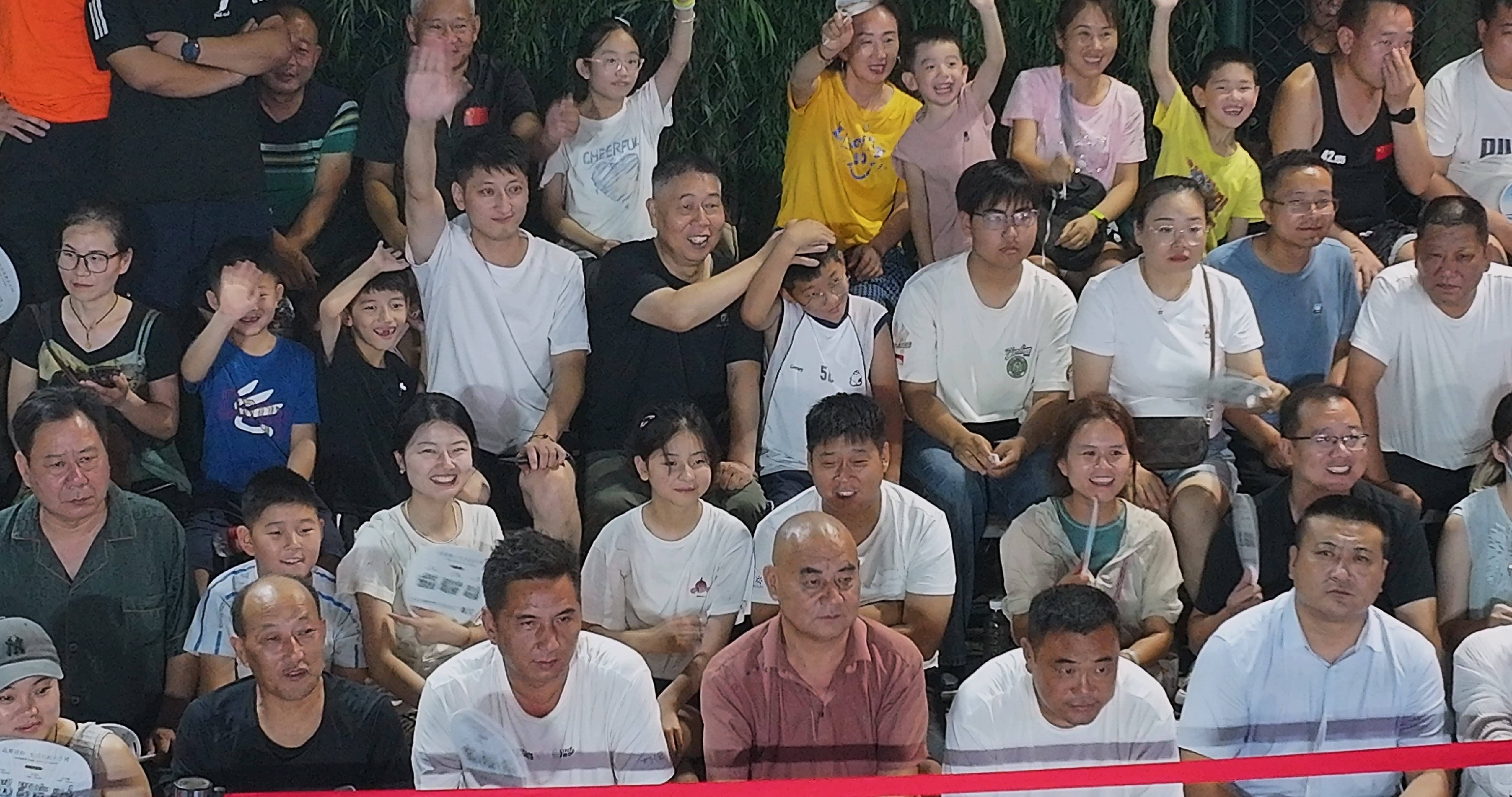 专业级篮球邀请赛燃情辉县，市民家门口看“CBA级”较量