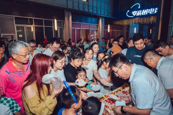 伏羊盛宴遇苏超激情 徐州万科34社区燃动今夏邻里情