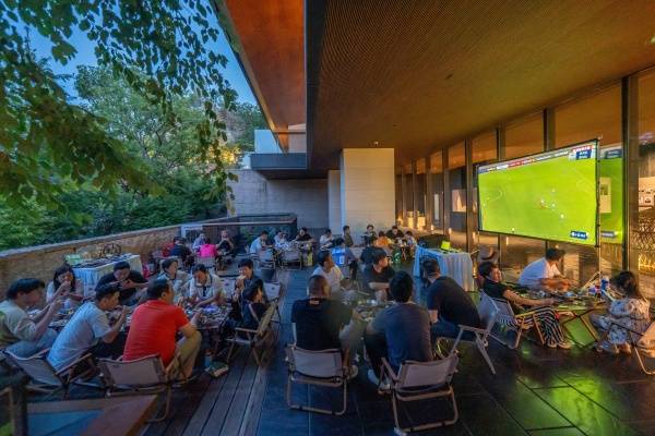 伏羊盛宴遇苏超激情 徐州万科34社区燃动今夏邻里情